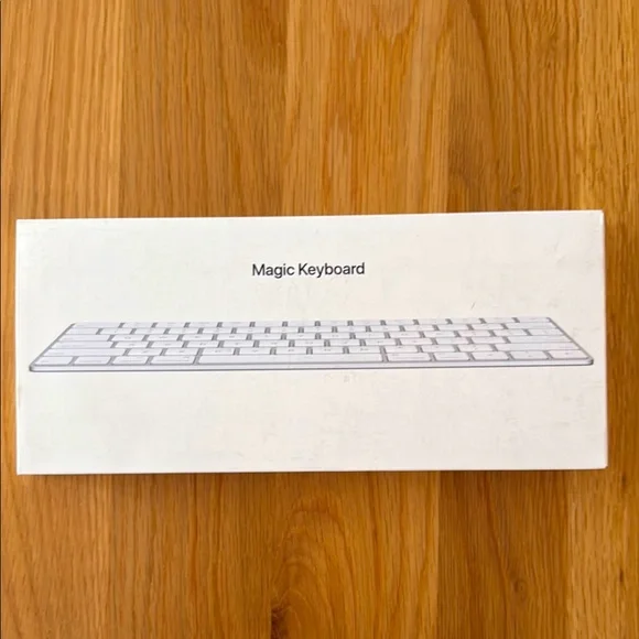 Apple White Magic Keyboard - Picture 1 of 6
